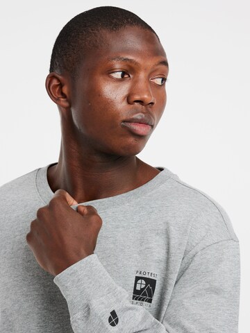 PROTEST Shirt 'SHELBY' in Grijs