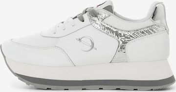 Sneaker bassa di CAFè NOIR in bianco: frontale