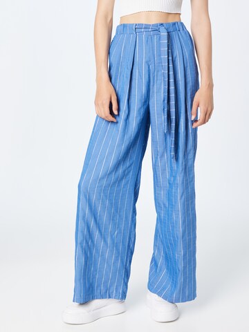 Wide leg Pantaloni con pieghe di Koton in blu: frontale