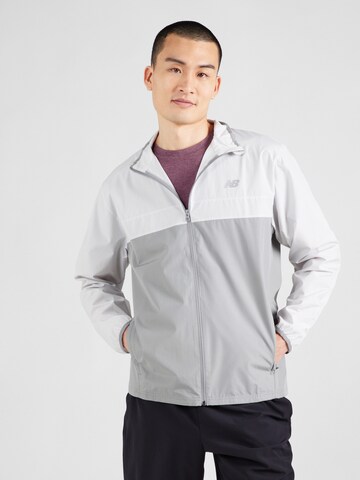 new balance - Chaqueta deportiva 'Essentials' en gris: frente