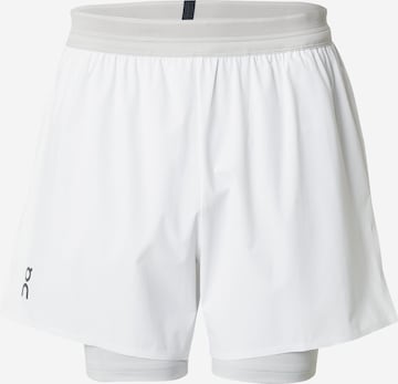 On Спортивные штаны в Белый: спереди