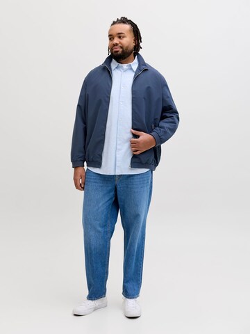Jack & Jones PlusPrijelazna jakna 'JJERUSH' - plava boja