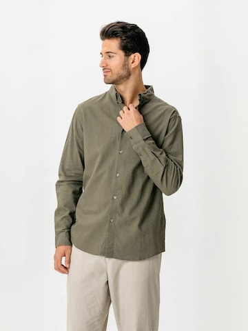 Chemise ' Linen Blend ' TEESHOPPEN en vert : devant