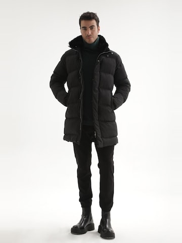 Antioch Winterjas in Zwart: voorkant