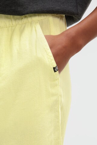 Soccx Regular Shorts aus Leinen-Mix in Gelb