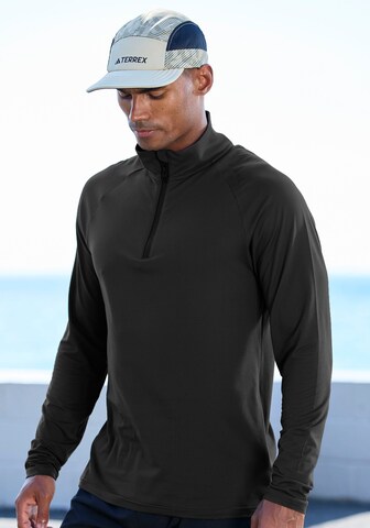 Authentic Le Jogger Performance Shirt in Black: front