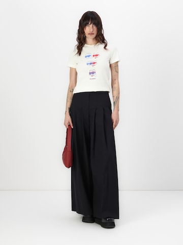 Karl Lagerfeld - Camiseta 'Ikon' en beige