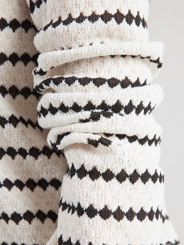 ONLY Svetr 'ONLEVA' – bílá