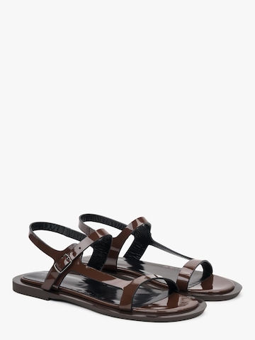 Estro - Sandalias con hebilla '11-10' en marrón