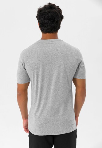 MOROTAI Performance shirt in Grey