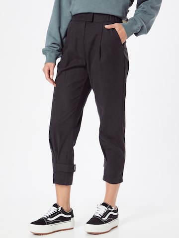 Effilé Pantalon à pince Sisley en noir : devant