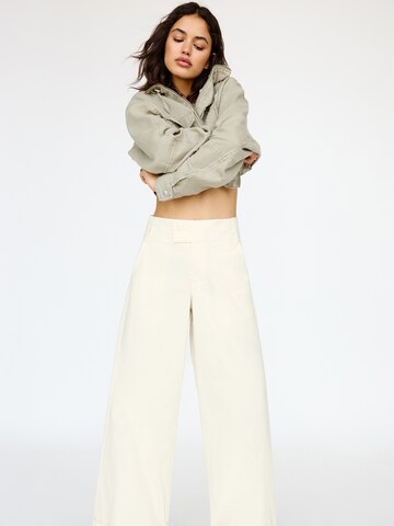 Pull&Bear Широки крачоли Панталон в бяло