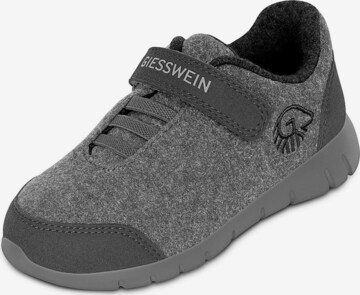 GIESSWEIN Sneakers in Grijs: voorkant