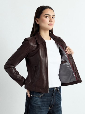 Veste mi-saison JCC en rouge