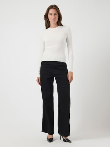 YAS Sweater 'YASZOEY' in White