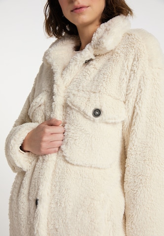 MYMO Between-Seasons Coat in White