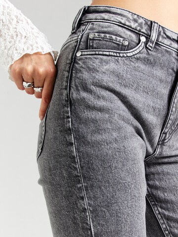 & Other Stories Slimfit Jeans i grå