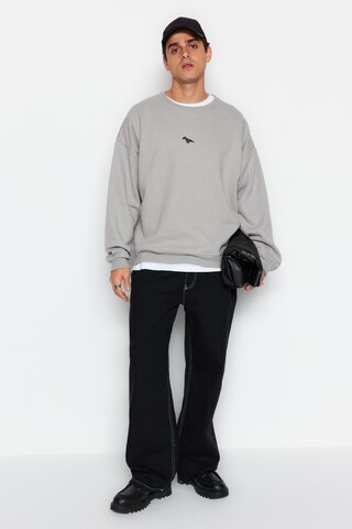 Sweat-shirt Trendyol en gris