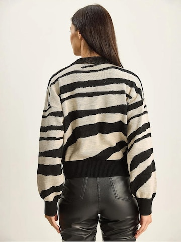 Bianco Lucci Sweater in Black