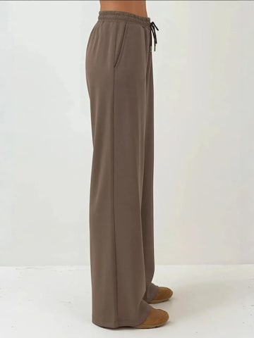 Hiccup Wide Leg Hose in Braun