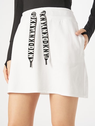 Jupe de sport DKNY Performance en blanc