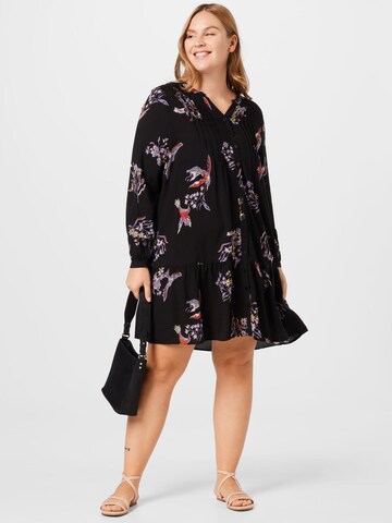 Robe 'Cassidy' ABOUT YOU Curvy en noir