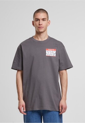 T-Shirt Dangerous DNGRS en gris : devant