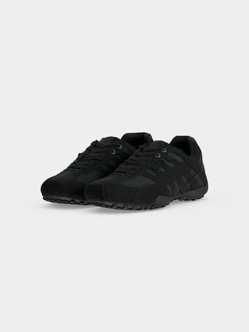 Sneaker bassa 'UOMO SNAKE K' di GEOX in nero