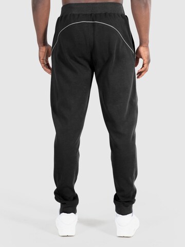 Effilé Pantalon 'Jones' Smilodox en noir