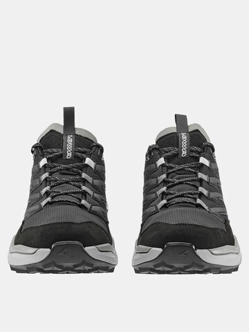 LOWA Outdoorshuh 'Maddox Pro' in Schwarz