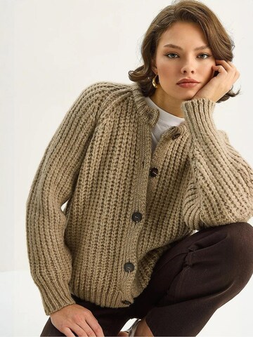 Bianco Lucci Strickjacke in Beige