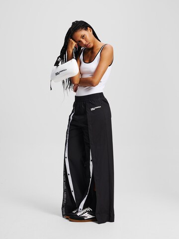 Largi Pantaloni de la KARL LAGERFELD JEANS pe negru