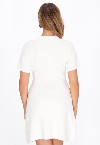 Robe faina en blanc
