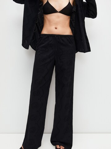 Pull&Bear Loose fit Pants in Black