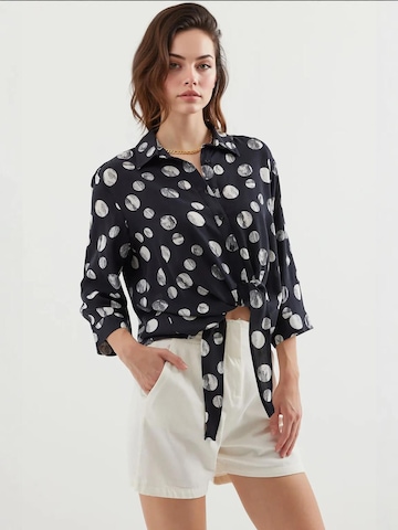Bigdart Bluse in Schwarz: Vorderseite