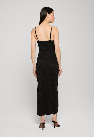 Urban Classics Kleid in Schwarz
