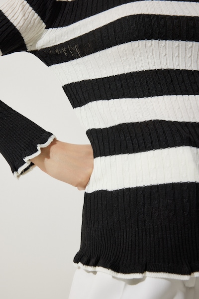 Happiness İstanbul Pullover in ecru / schwarz, Produktansicht