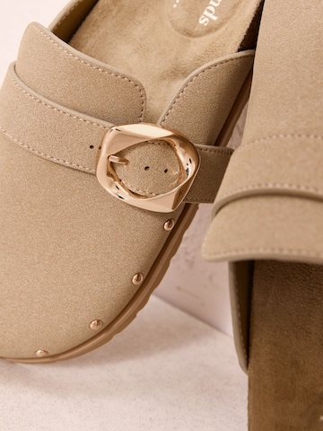 brūns Friends Like These Ādas čības