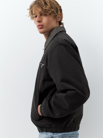 Pull&Bear Prehodna jakna | črna barva