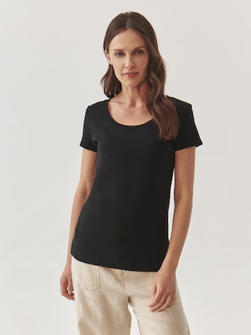 Tricou 'Antonina 1' de la TATUUM pe negru: față