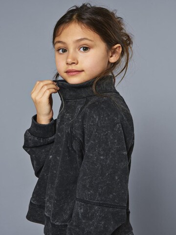 ONLY GIRLS Sweatshirt 'KOGDonna' in Zwart