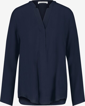GERRY WEBER Blouse in Blue: front