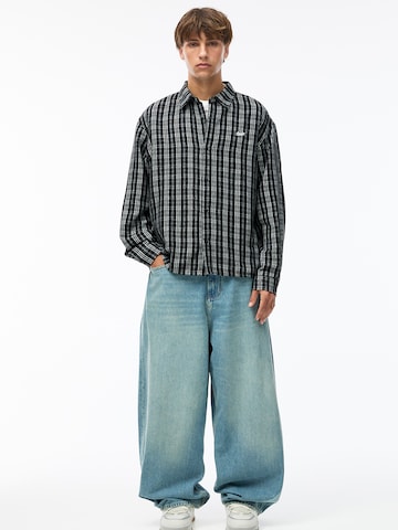 Pull&Bear Comfort fit Button Up Shirt in Black