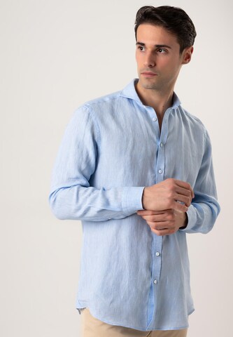 Black Label Shirt Regular fit Button Up Shirt in Blue: front