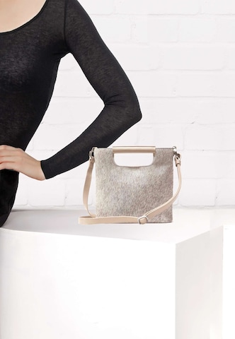 Gretchen Schultertasche 'Crocus Small' in Braun