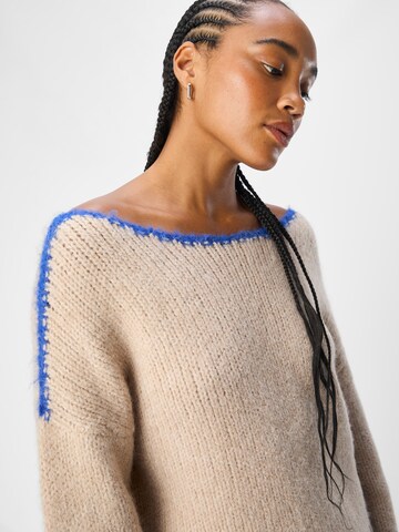 OBJECT Sweater in White