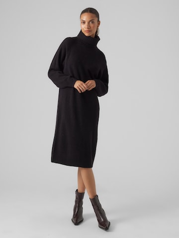 Robes en maille 'DANIELA' VERO MODA en noir : devant