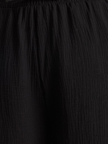 Bianco Lucci - Regular Calças em preto