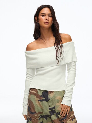 Bershka Sweater in Beige: front