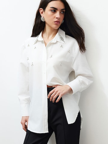 Chemisier Trendyol en beige : devant